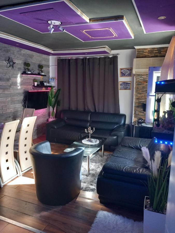 S-Type Apartment In The Center Split Exterior foto